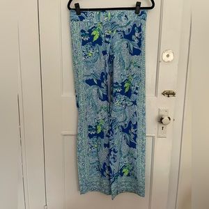 Lily Pulitzer pull on printed pants. Size small.